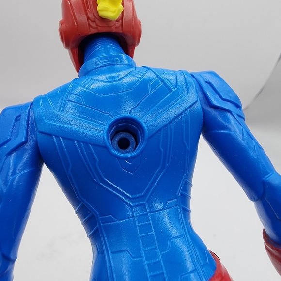2019 Captain Marvel Action Figure Marvel 9 Inch Hasbro - Picture 6 of 8